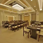 Hotel Grand Safari